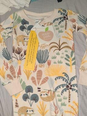 Apple Parks 100% Cotton Kids Shirt Size 4T Sloth Print NWT